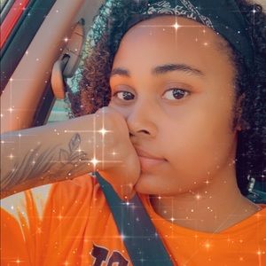 Meet your Posher, Arielle